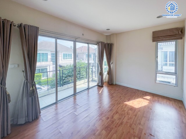 *****บ้านเดี่ยวมือสองย่านนนทบุรีฯ ม.ไลฟ์บางกอกบูเลอวาร์ด ราชพฤกษ์-รัตนาธิเบศร์ เนื้อที่กว้างขวางมากถึง 63 ตร.ว.  ฟังก์ชัน 3 ห้องนอน 3 ห้องน้ำ ที่จอดรถ 2 คัน บนทำเลแห่งการเดินทาง ใกล้รถไฟฟ้าสายสีม่วง "สถานีท่าอิฐ" เชื่อมต่อถนนราชพฤกษ์